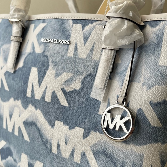 (new+tag) Michael Kors ‘rare’ jet set travel carryall tote color cloud b… - Picture 4 of 13